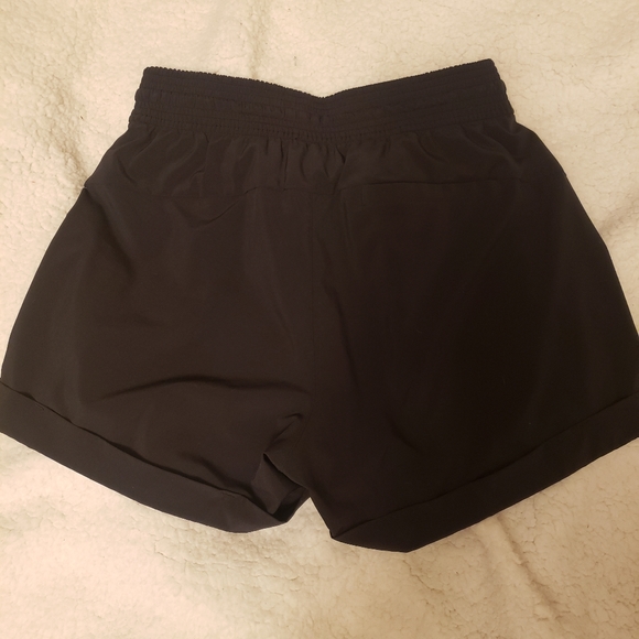 lulu🍋 shorts! - Picture 2 of 4